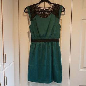 Playful green cocktail dress.